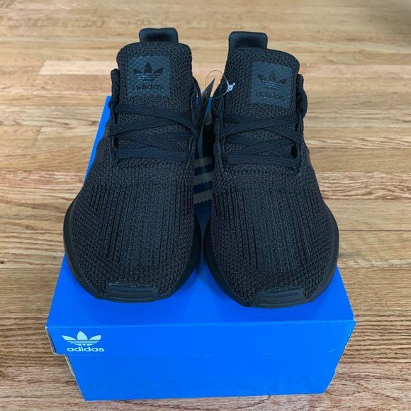 Adidas Swift Run Black Shoes - Picture 3 of 6